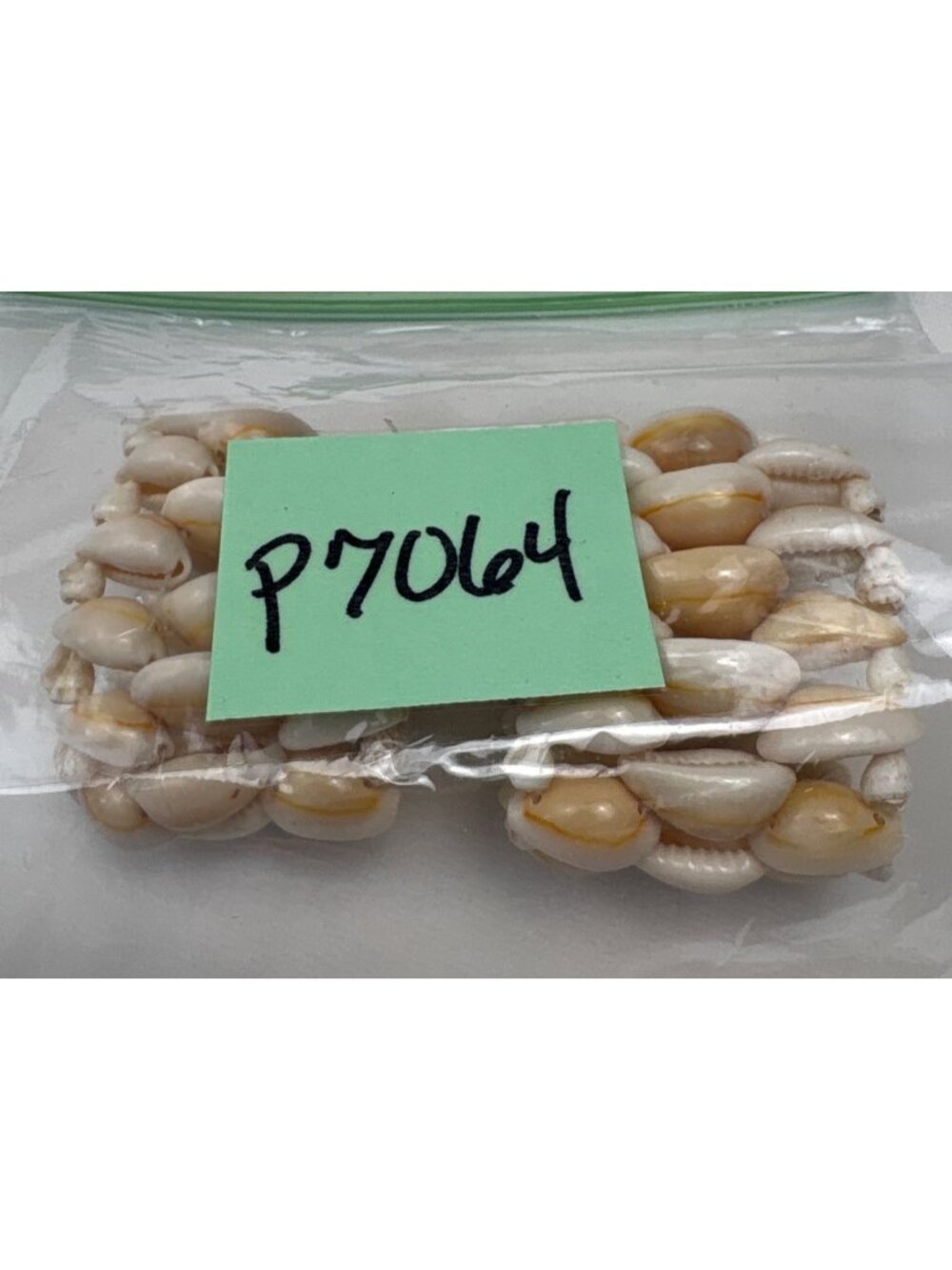 Shell Stretch Napkin Rings Handmade Philippines Natural Cowrie Shells Set - Picture 9 of 11